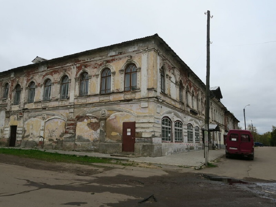 Гражданские здания Романовской стороны